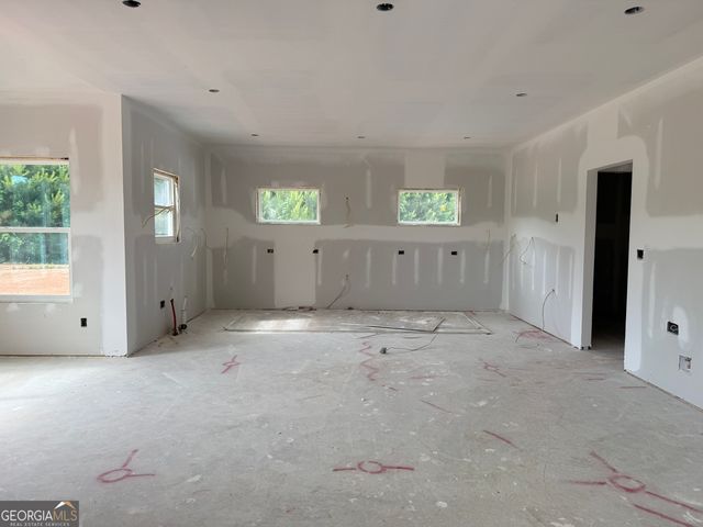27 Rex Road, Williamson, GA 30292