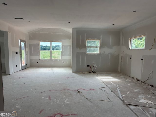 27 Rex Road, Williamson, GA 30292