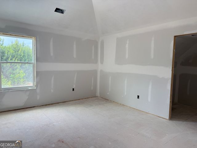 27 Rex Road, Williamson, GA 30292