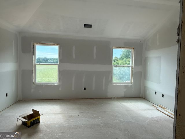 27 Rex Road, Williamson, GA 30292