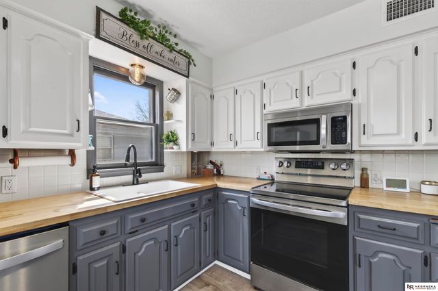 618 N 15TH Street, Blair, NE 68008