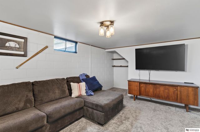 618 N 15TH Street, Blair, NE 68008