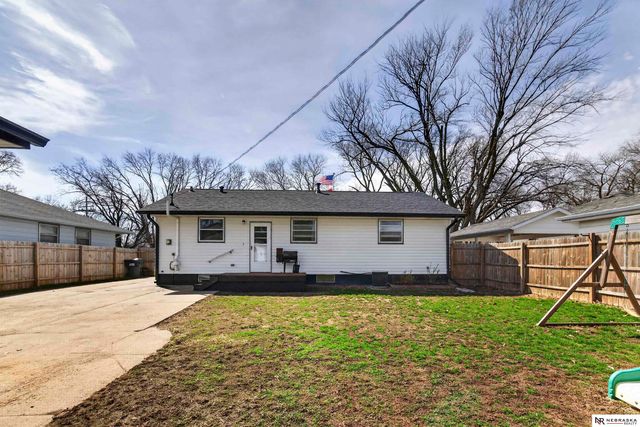 618 N 15TH Street, Blair, NE 68008