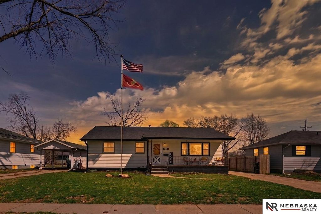 618 N 15TH Street, Blair, NE 68008