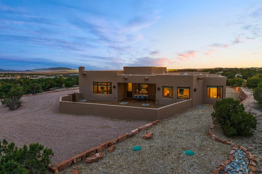 31 Chocolate Flower Circle, Santa Fe, NM 87506