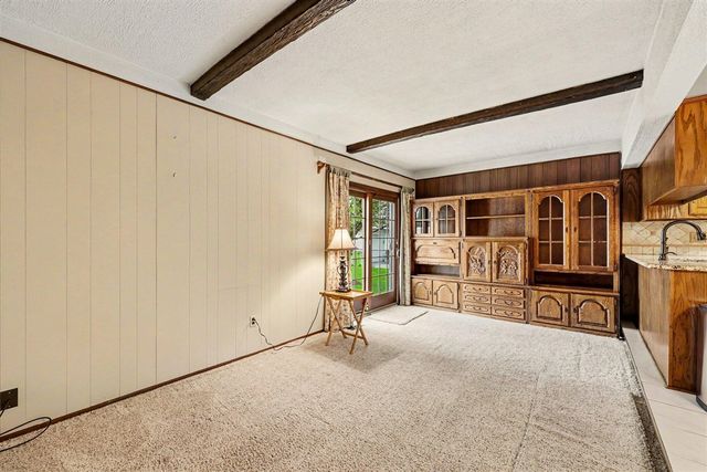 15569 Alsip Street, Roseville, MI 48066