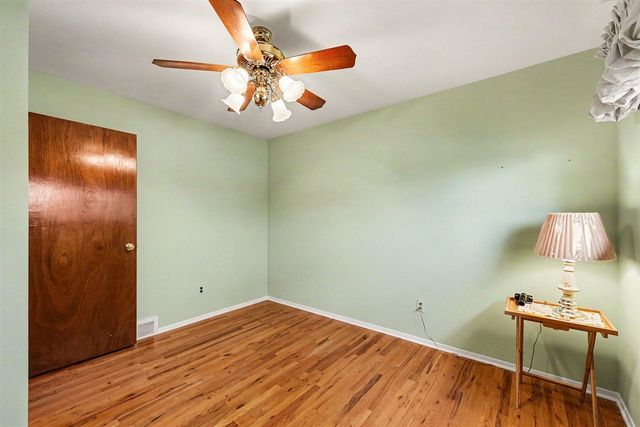 15569 Alsip Street, Roseville, MI 48066
