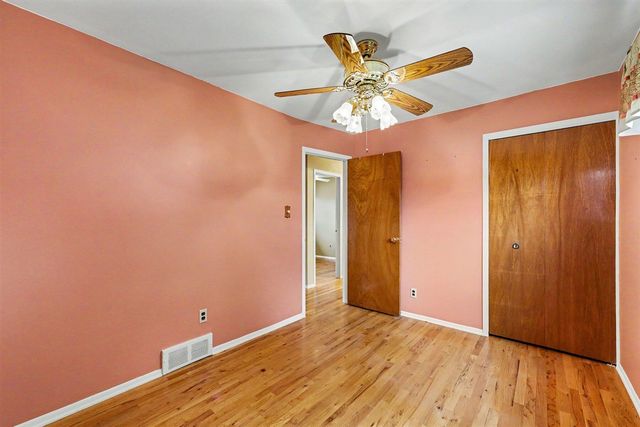 15569 Alsip Street, Roseville, MI 48066