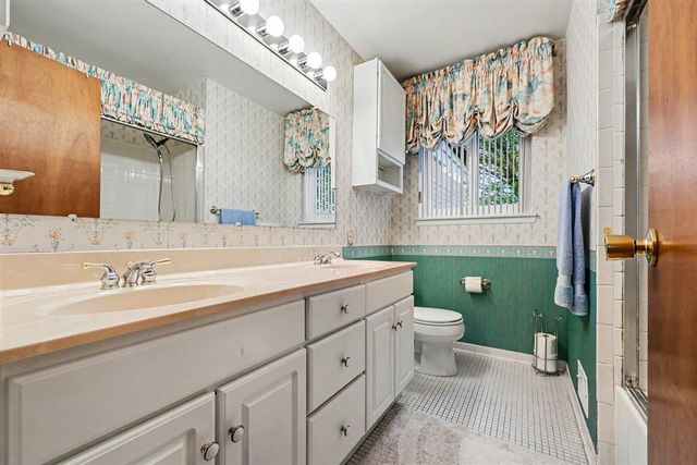 15569 Alsip Street, Roseville, MI 48066
