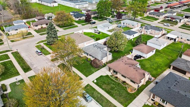 15569 Alsip Street, Roseville, MI 48066