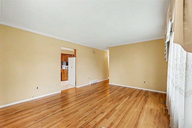 15569 Alsip Street, Roseville, MI 48066