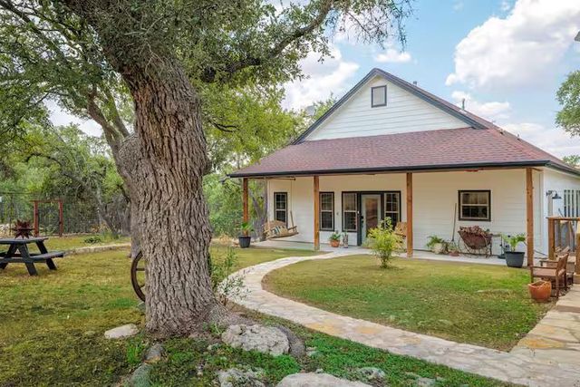 506 Beauchamp RD, Dripping Springs, TX 78620