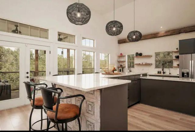 506 Beauchamp RD, Dripping Springs, TX 78620