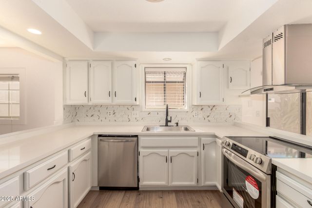 26601 S SADDLETREE Drive, Sun Lakes, AZ 85248