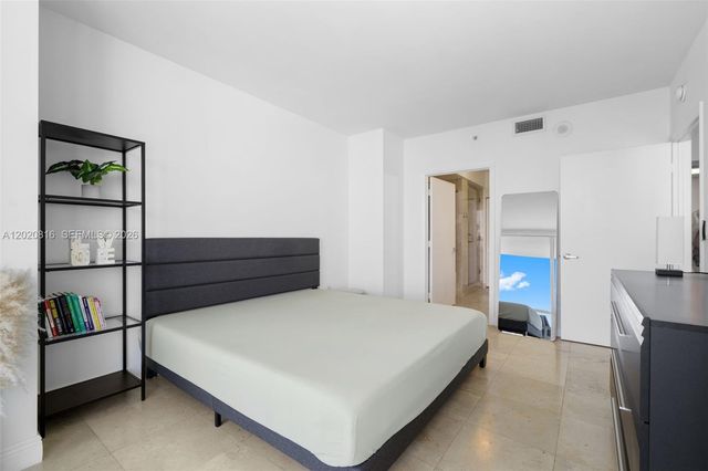 6365 Collins Ave 1909, Miami Beach, FL 33141