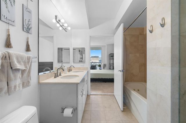 6365 Collins Ave 1909, Miami Beach, FL 33141