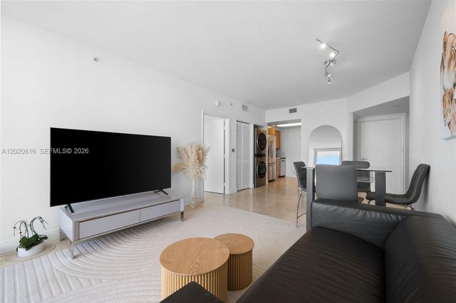 6365 Collins Ave 1909, Miami Beach, FL 33141
