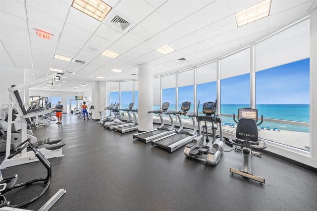 6365 Collins Ave 1909, Miami Beach, FL 33141