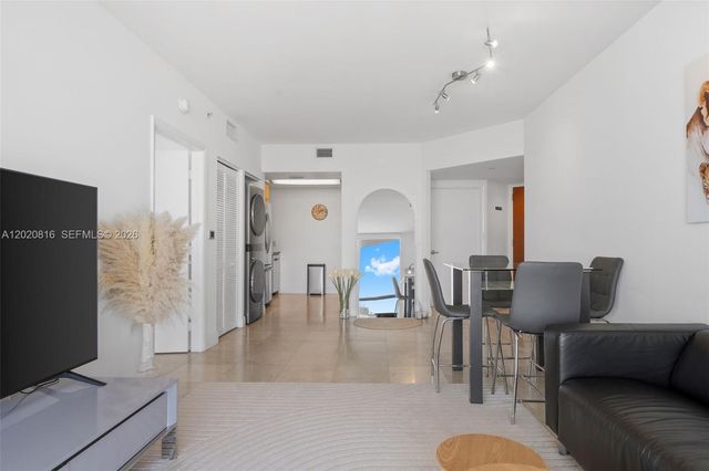 6365 Collins Ave 1909, Miami Beach, FL 33141