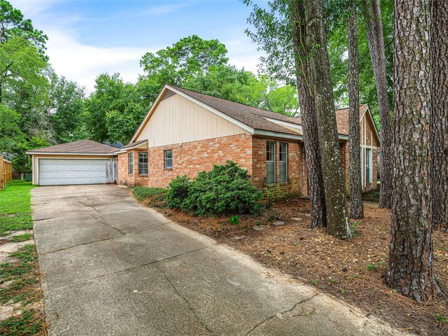 11711 Hillbrook Drive, Houston, TX 77070