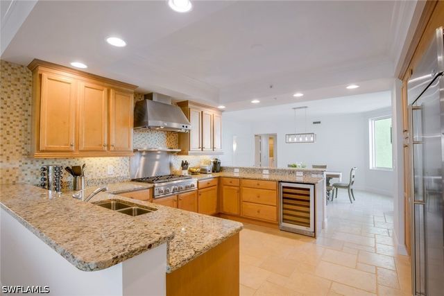 275 Indies WAY 1205, Naples, FL 34110