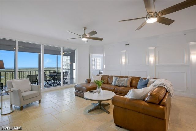 275 Indies WAY 1205, Naples, FL 34110
