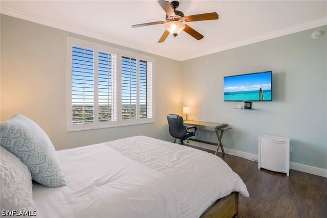 275 Indies WAY 1205, Naples, FL 34110