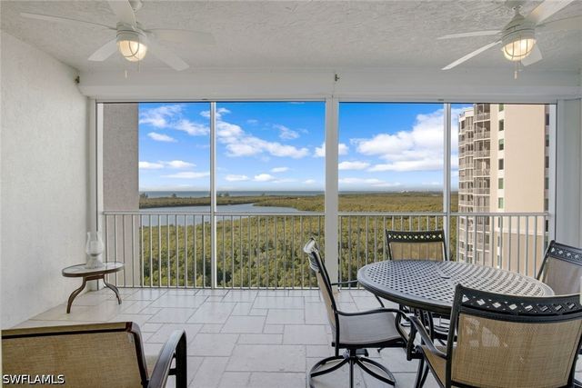 275 Indies WAY 1205, Naples, FL 34110