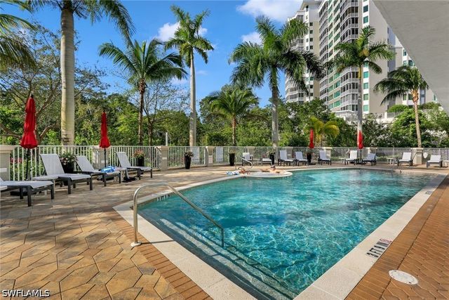 275 Indies WAY 1205, Naples, FL 34110