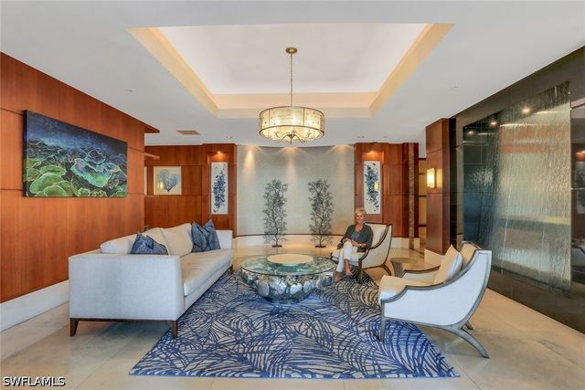 275 Indies WAY 1205, Naples, FL 34110