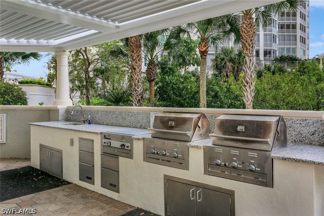 275 Indies WAY 1205, Naples, FL 34110