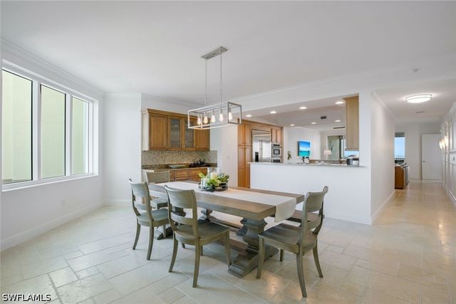 275 Indies WAY 1205, Naples, FL 34110