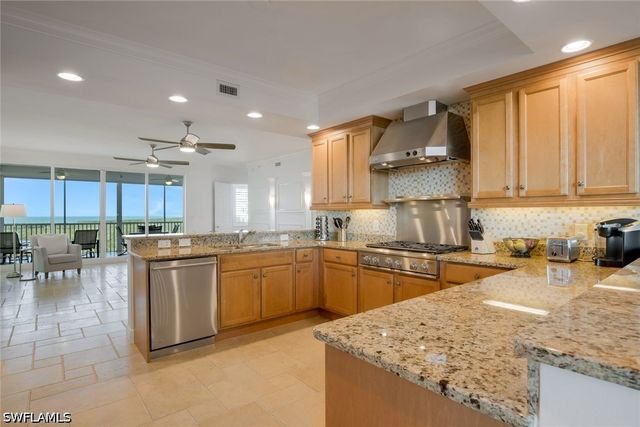 275 Indies WAY 1205, Naples, FL 34110