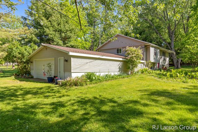 1027 Blue Star Highway, South Haven, MI 49090
