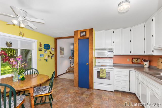 1027 Blue Star Highway, South Haven, MI 49090