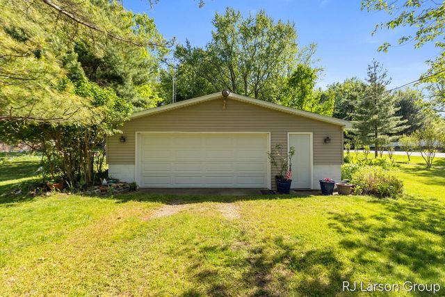 1027 Blue Star Highway, South Haven, MI 49090