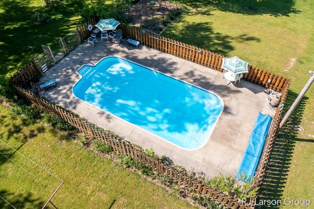 1027 Blue Star Highway, South Haven, MI 49090