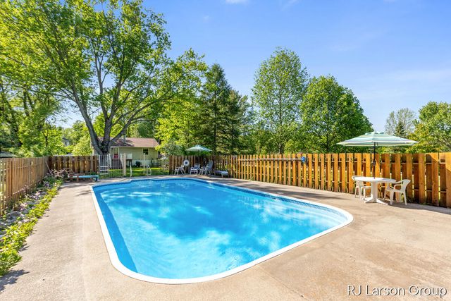 1027 Blue Star Highway, South Haven, MI 49090