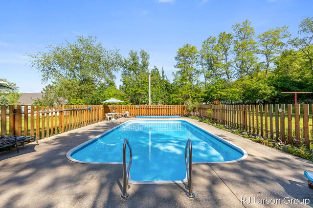 1027 Blue Star Highway, South Haven, MI 49090