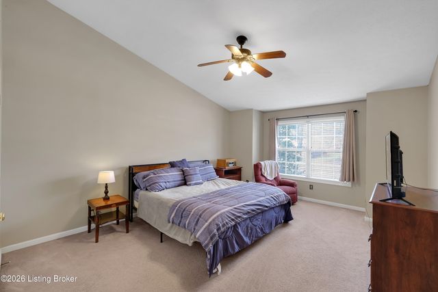 9502 Hunters Trail Ct, Louisville, KY 40228