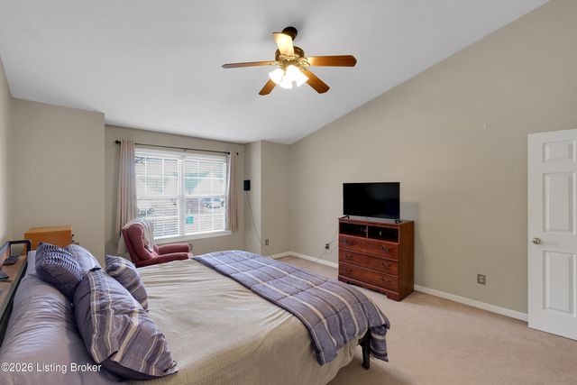 9502 Hunters Trail Ct, Louisville, KY 40228