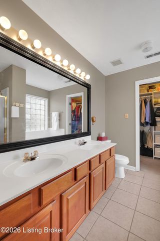 9502 Hunters Trail Ct, Louisville, KY 40228