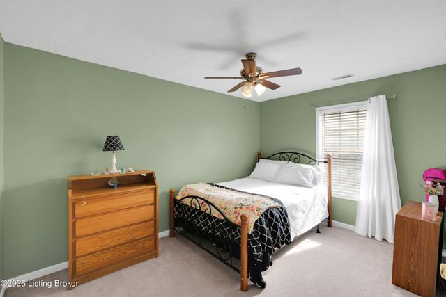 9502 Hunters Trail Ct, Louisville, KY 40228