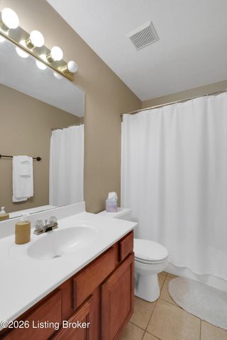 9502 Hunters Trail Ct, Louisville, KY 40228