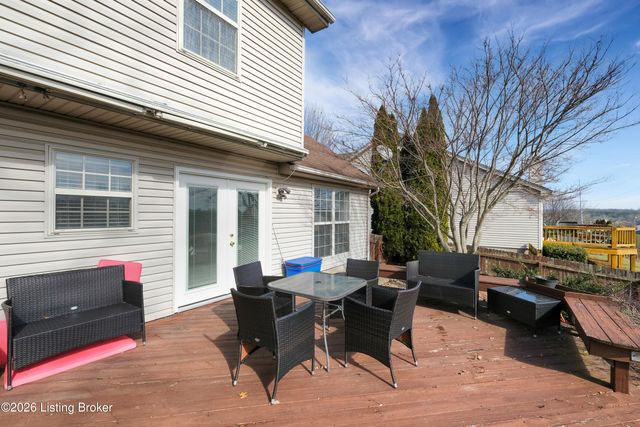 9502 Hunters Trail Ct, Louisville, KY 40228