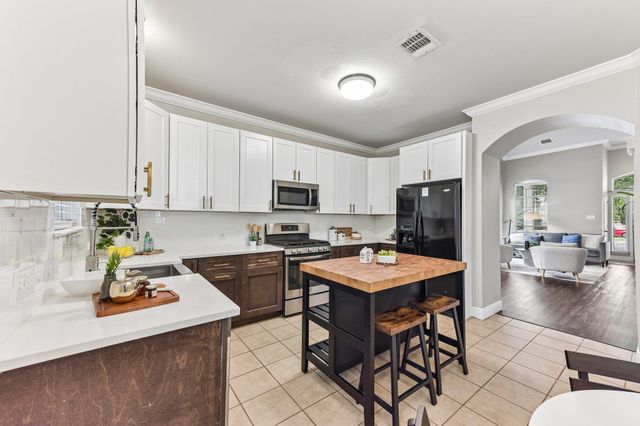 1409 Kendalia ST 350, Austin, TX 78748