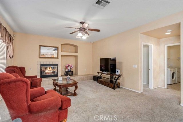 2111 Janet Dr, Lancaster, CA 93536