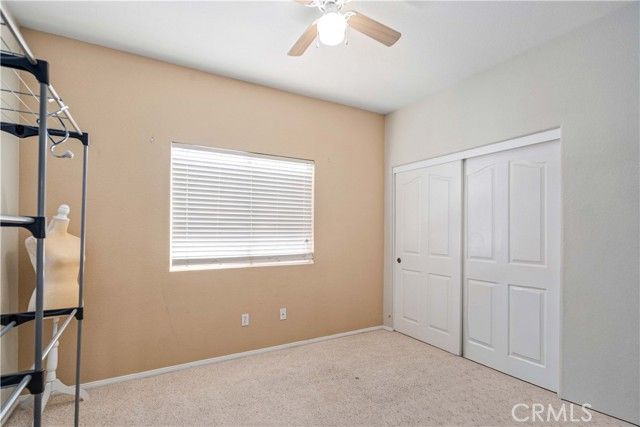 2111 Janet Dr, Lancaster, CA 93536