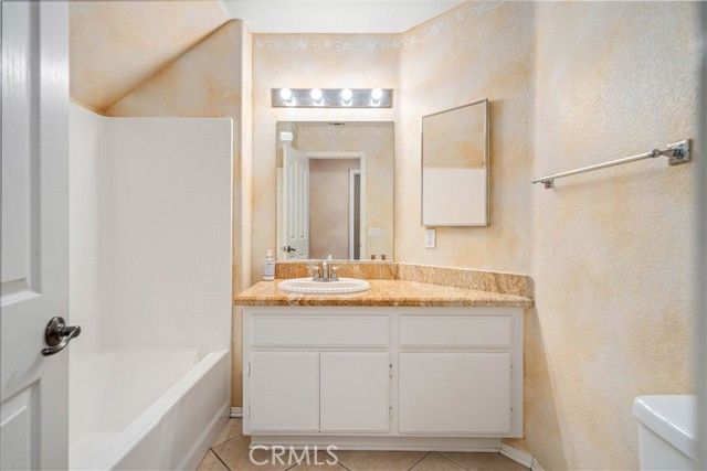 2111 Janet Dr, Lancaster, CA 93536