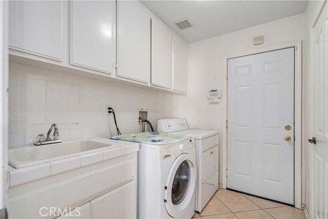 2111 Janet Dr, Lancaster, CA 93536